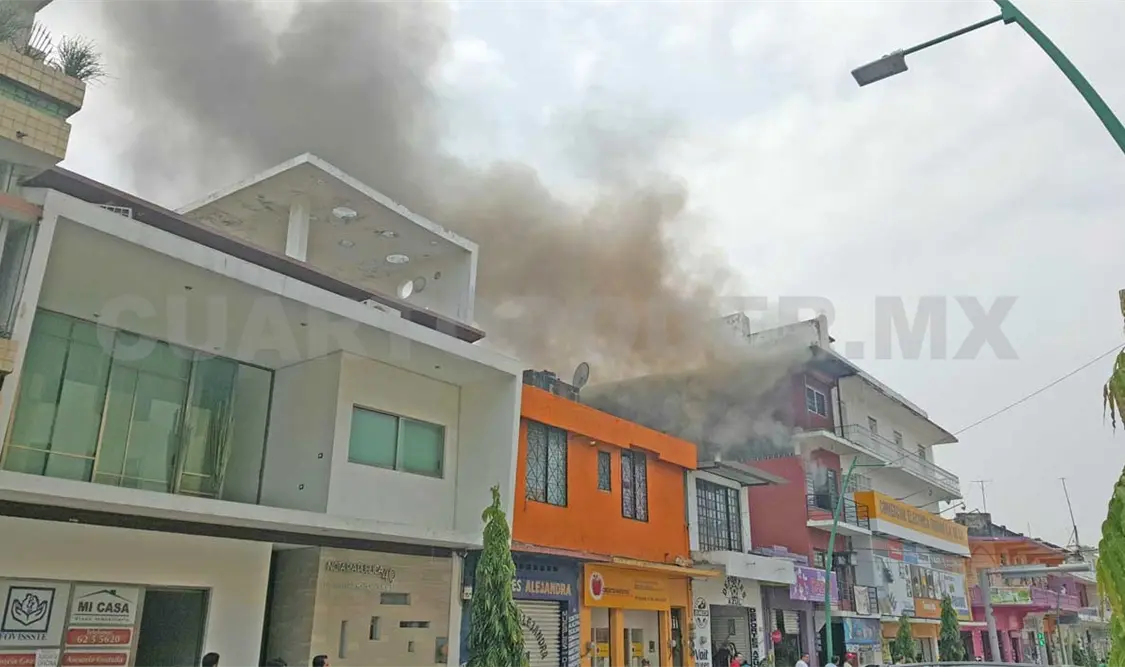 Se incendia edificio