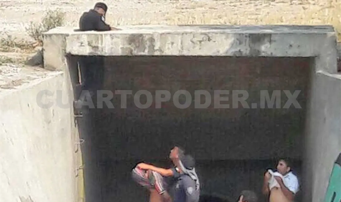 Ladrón huye y se esconde en dren pluvial; fue detenido