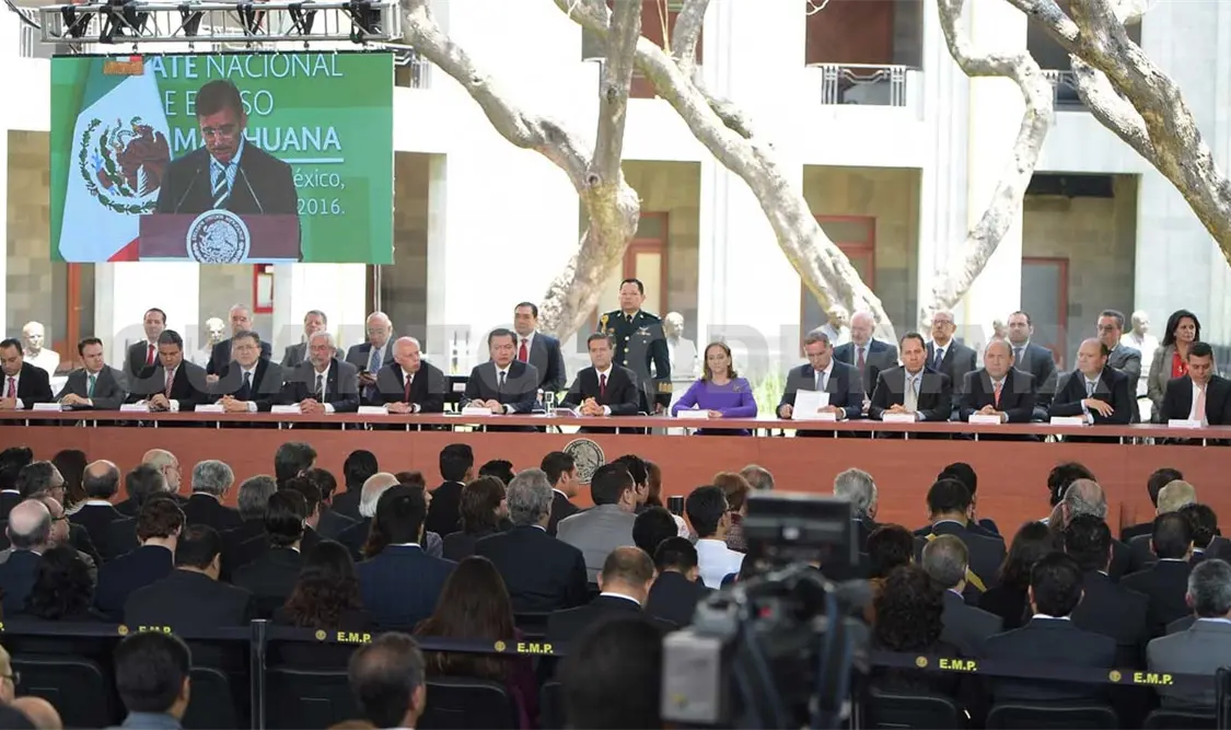Envía EPN iniciativa para uso medicinal de mariguana