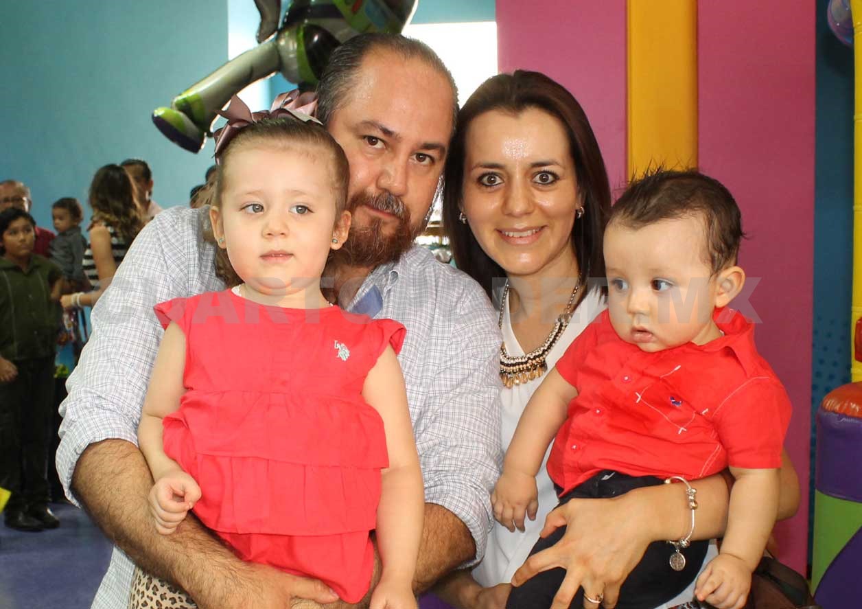 Muchas felicidades, al pequeño Mateo