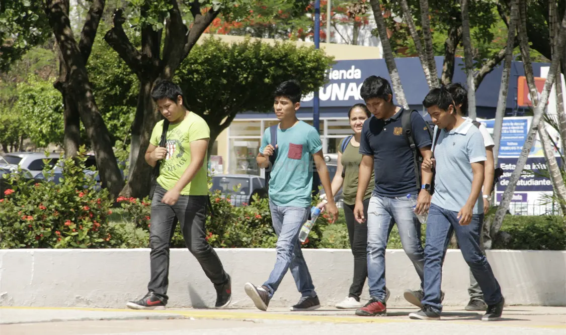 Próximamente se espera que la Unach oferte nuevas licenciaturas a los jóvenes. Guillermo Ramos / CP.