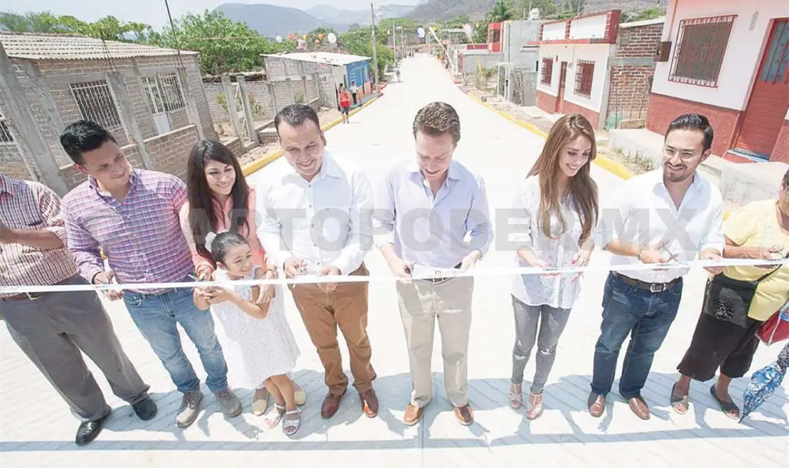 MVC inaugura obras de pavimentación en Cintalapa