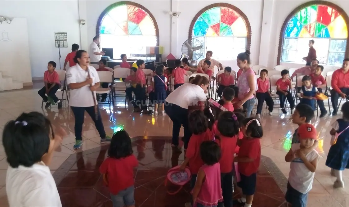 Los niños, además de jugar recibieron pláticas de concientización. Cortesía.