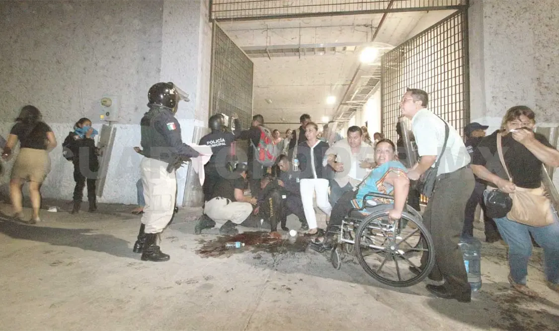 Cuerpos de Seguridad restablecen orden en Palacio Legislativo