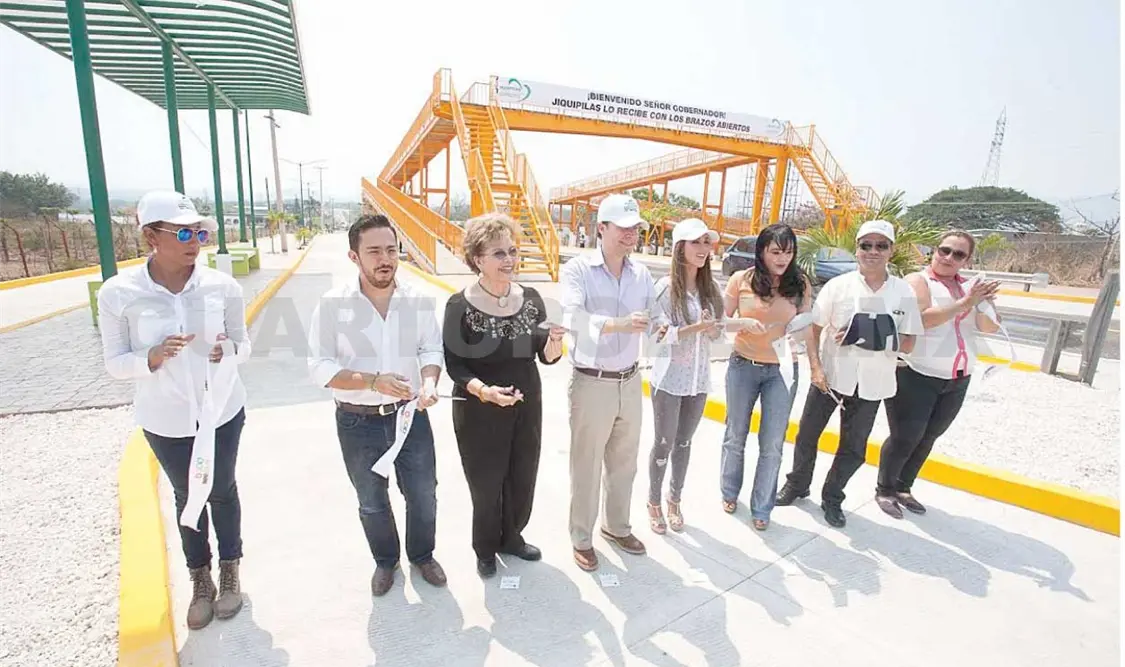 Entrega MVC obras de modernización en Jiquipilas