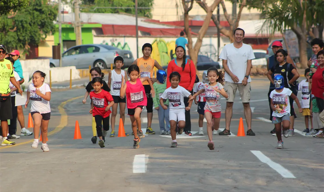 Los pequeños acudieron junto con sus padres a este evento deportivo, recreativo y familiar, que por primera ocasión realiza esta plaza comercial. Archivo / CP