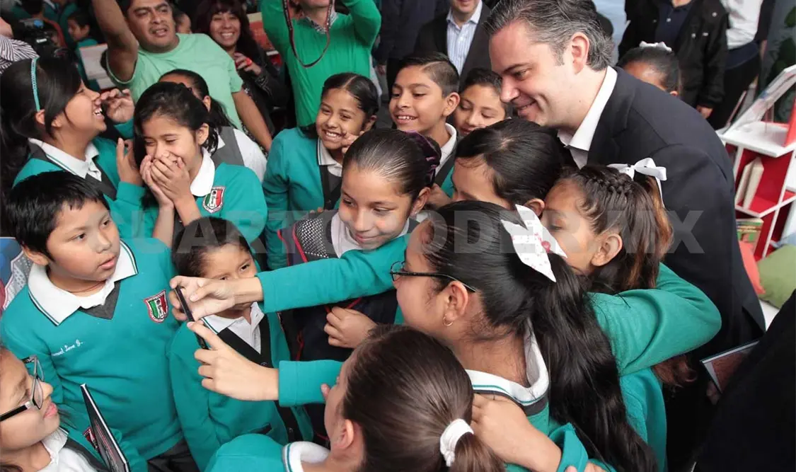 Diálogo, clave del progreso: Nuño Mayer
