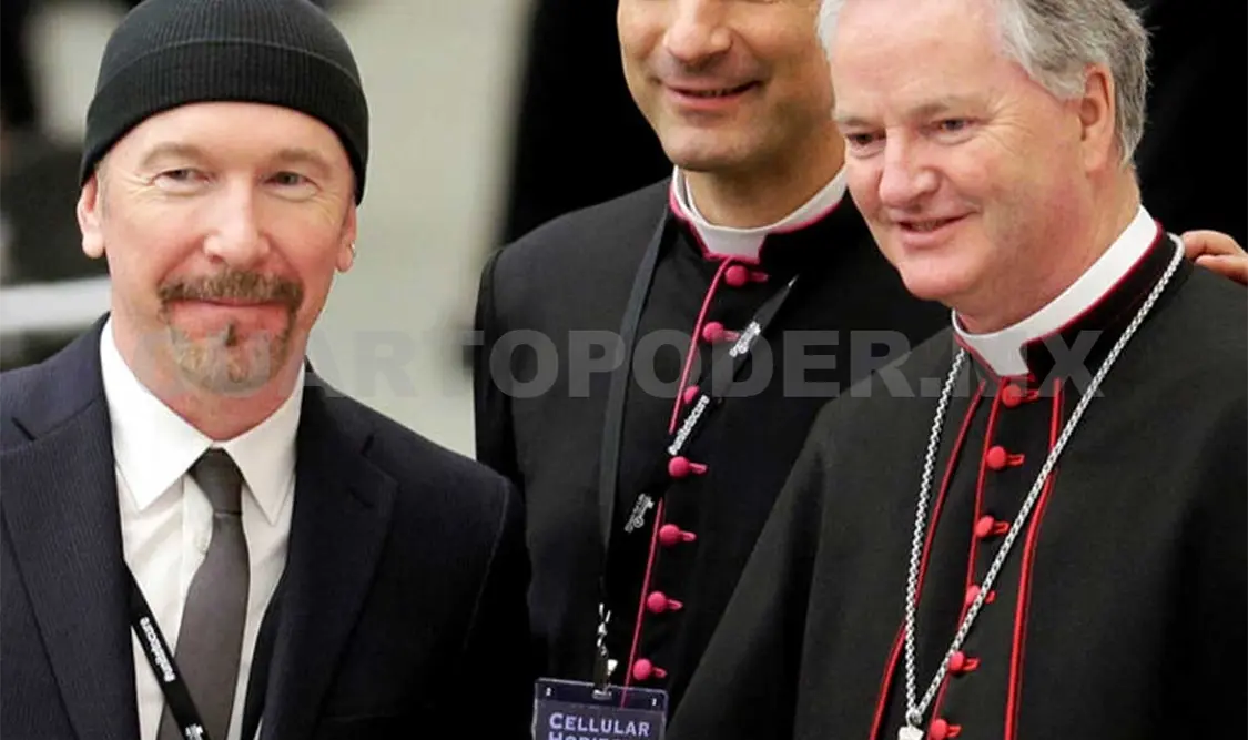 Guitarrista de U2 toca en la Capilla Sixtina
