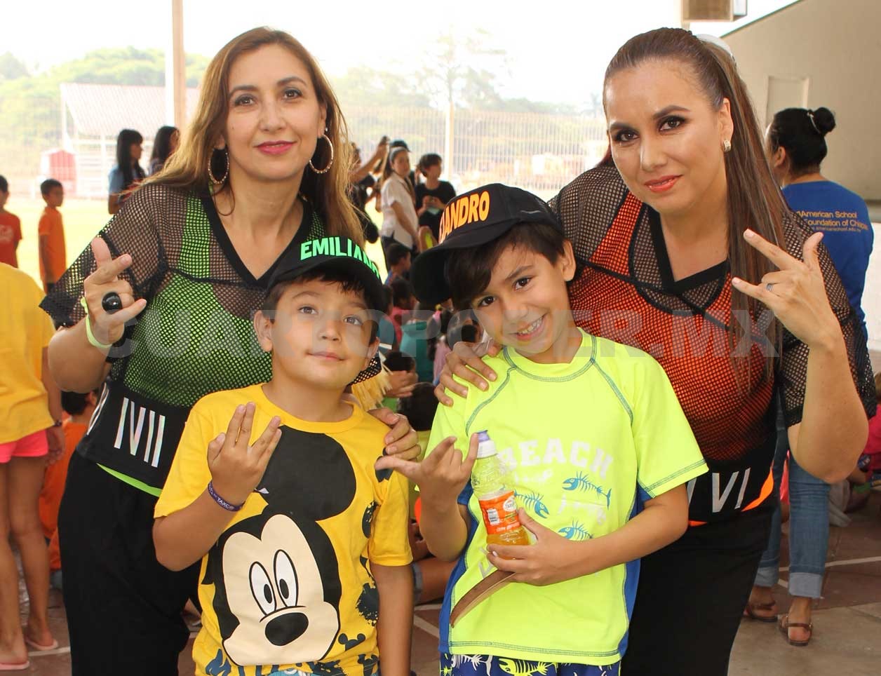 Mamás divierten a sus peques