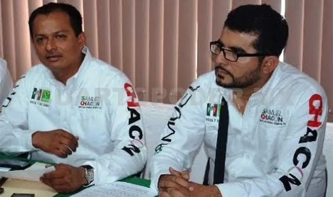 Ernesto López Quintero (der), exsecretario de Comunicación Social del Ayuntamiento de Tapachula periodo 2012-2015 y actual colaborador del diputado federal, Samuel Alexis Chacón Morales (izq).