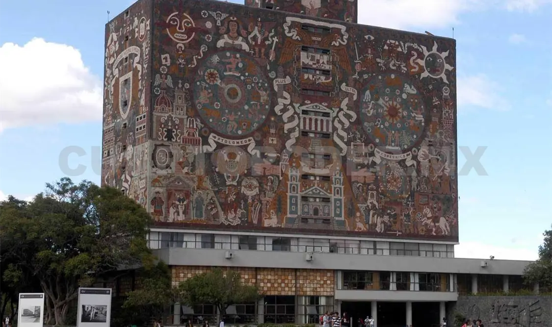 Este edificio es la columna vertebral de todo el sistema bibliotecario universitario. Cortesía