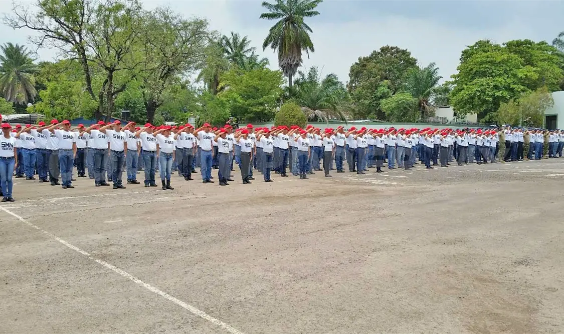 Rinden protesta jóvenes del servicio militar