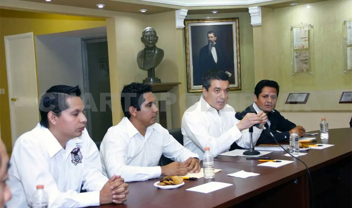 Recibe Rutilio Escandón a la Sociedad de Criminología