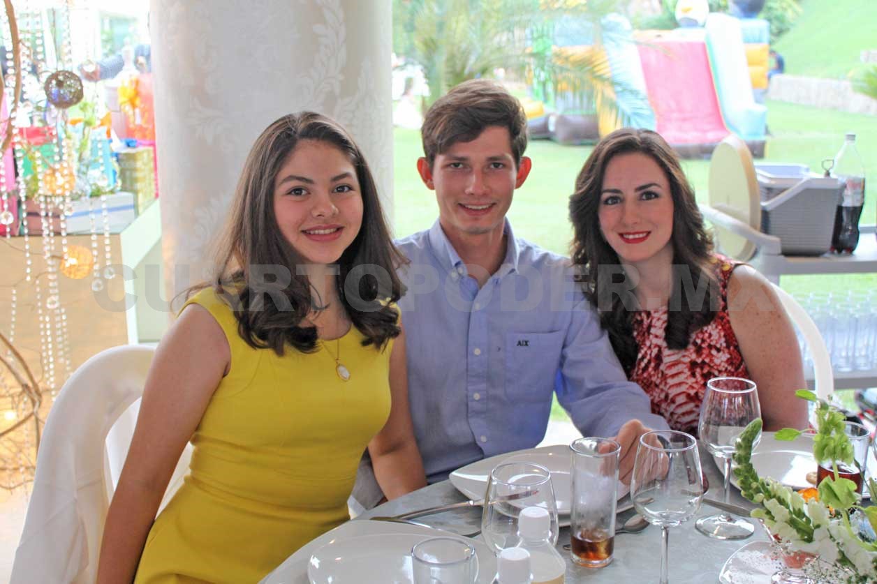 Juan Pablo y Carlos recibieron la comunión