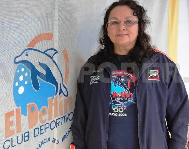 La profesora Amanda Moguel y su esposo Salvador Anzueto comenzaron en 1975la enseñanza de la Natación. Cortesía