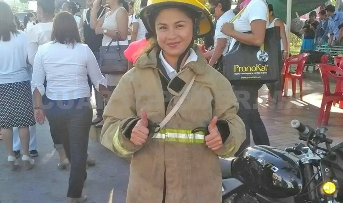 Anel, mamá y bombero
