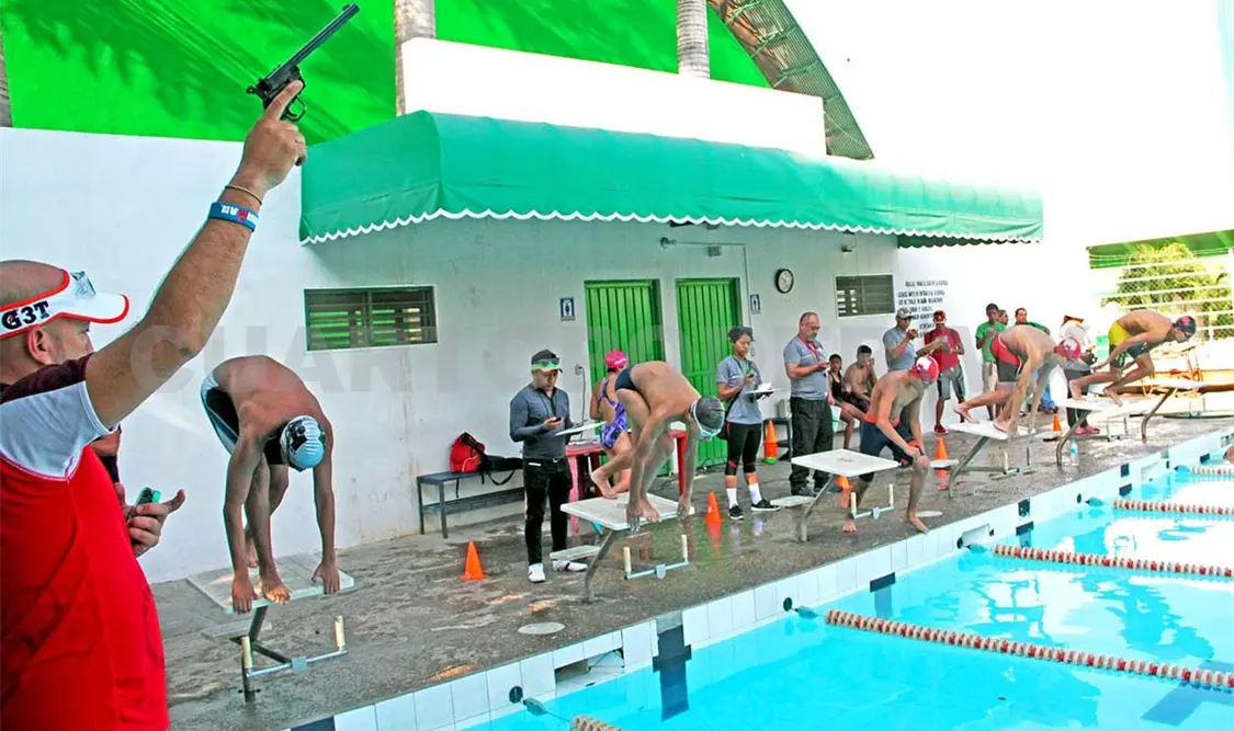 Orcas con participación en Triatlón de Huatulco