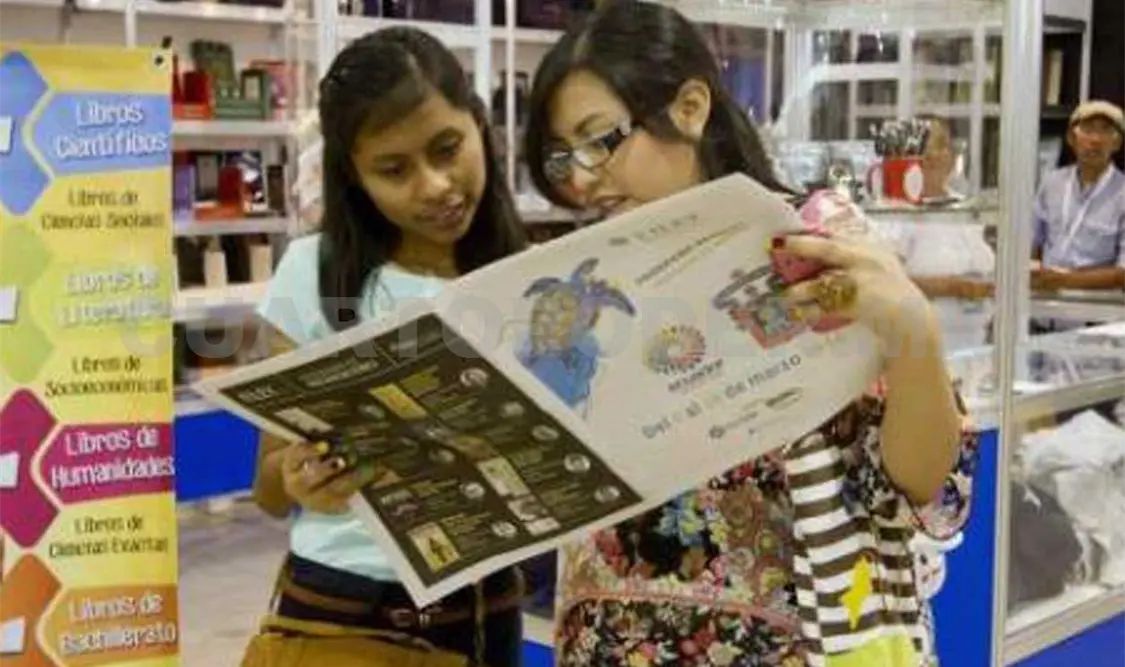 En la edición 2016 de la Feria Internacional del Libro (FILEY). Cortesía
