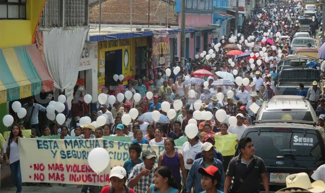 Habitantes se manifestaron contra la violencia