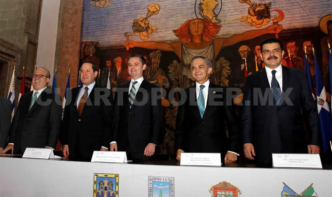 Anuncia Nuño Mayer apoyos para alumnos