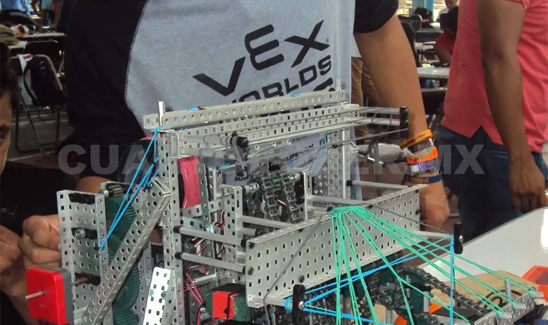 Realizan torneo de robótica en Tuxtla