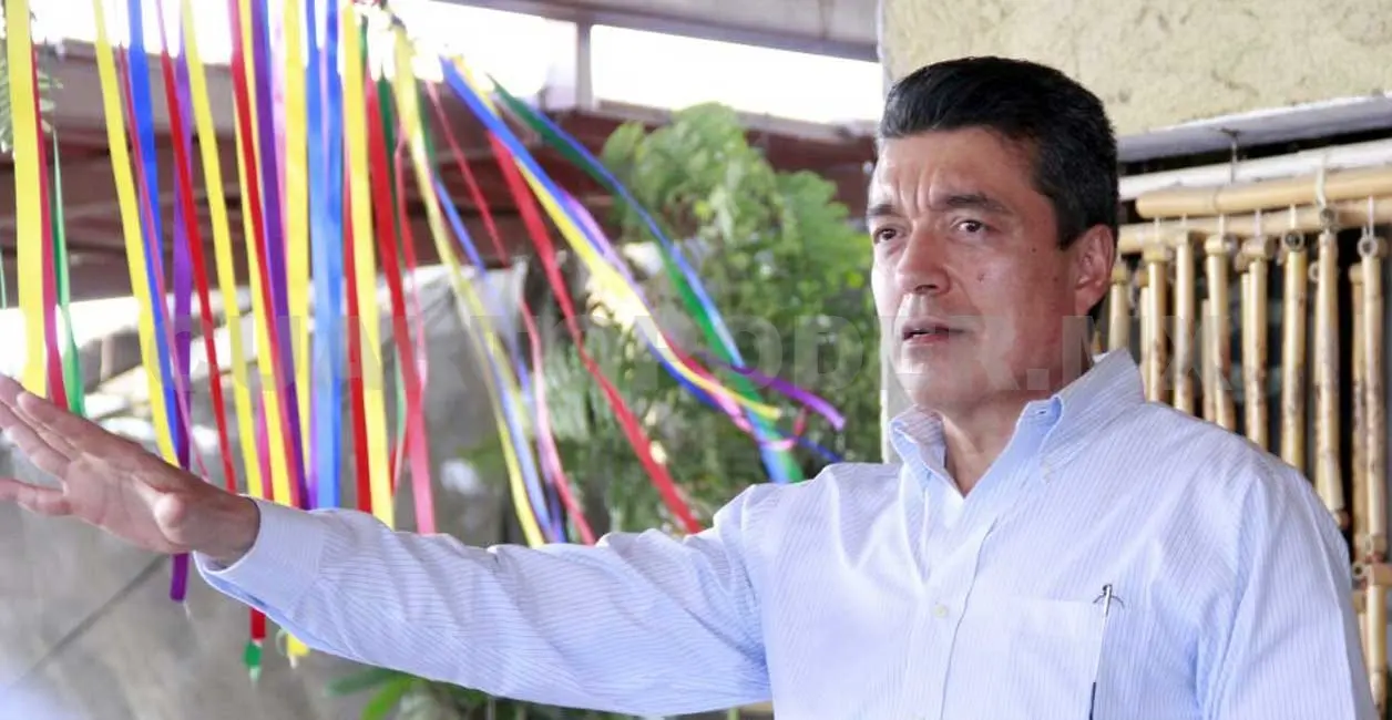 Primer conversatorio en Pichucalco: Rutilio Escandón