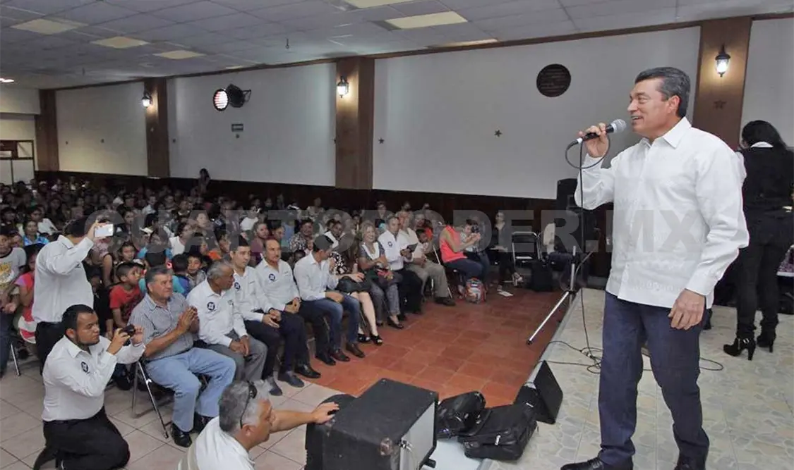 Durante el evento, el magistrado Rutilio Escandón, manifestó su compromiso y su colaboración con la sociedad. CP