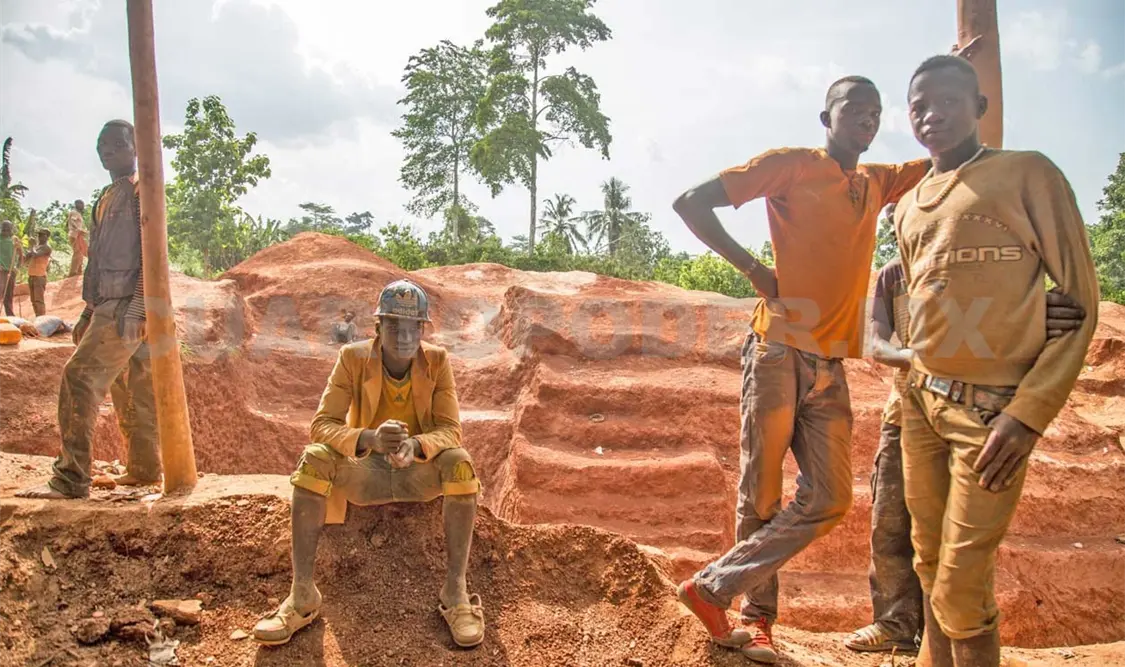 Nueva fiebre del oro contagia a los países africanos