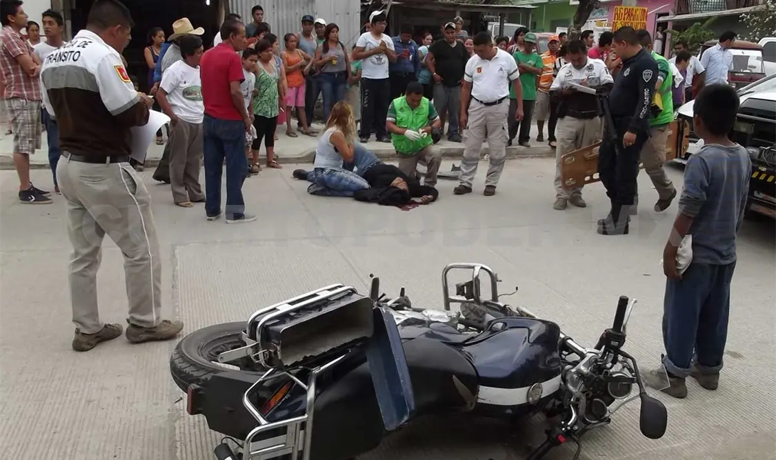 Policía arrollado pierde arma de cargo