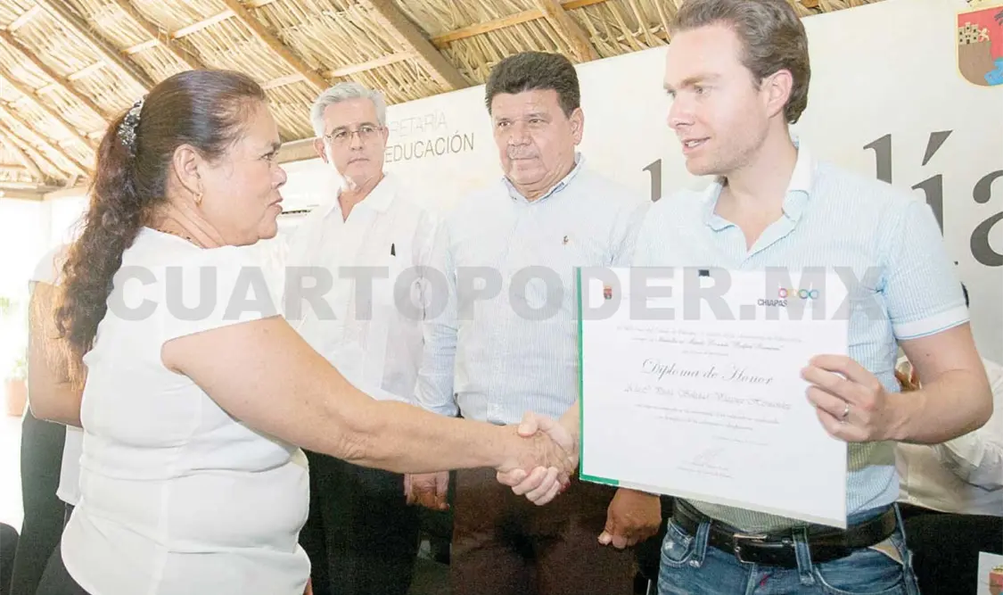 Entrega MVC reconocimientos por servicio docente