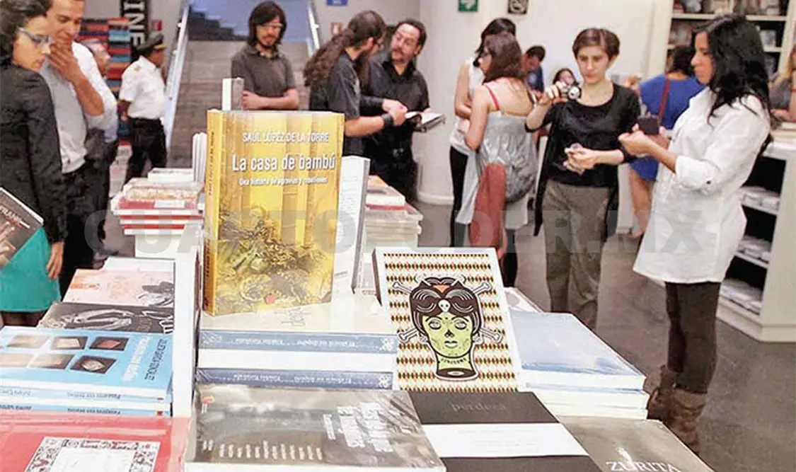 El FCE organizó remate de libros de bodega que ahora implementa la UNAM. Cortesía