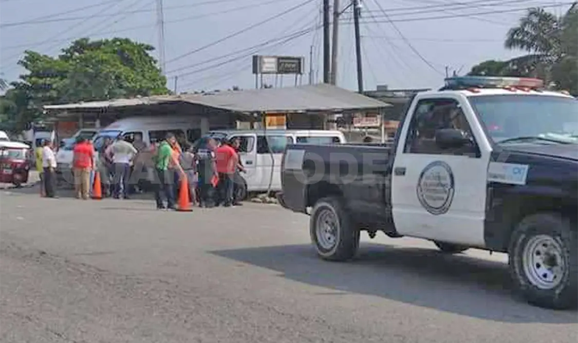 Colectivo arrolla y mata a niña