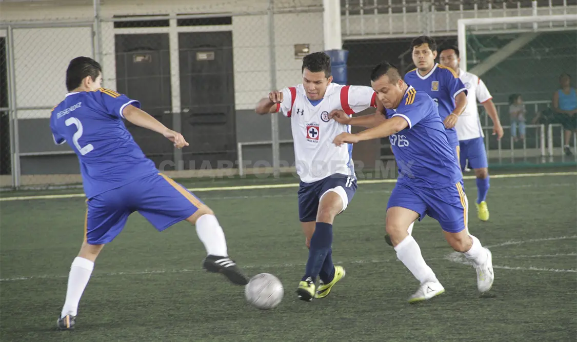 En general la jornada 11 de este torneo de Futbol Siete tuvo muchos goles. Guillermo Ramos / CP
