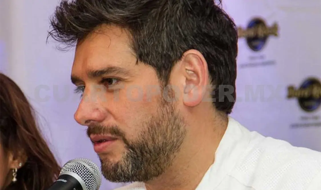 Alan sale a cantar borracho y drogado