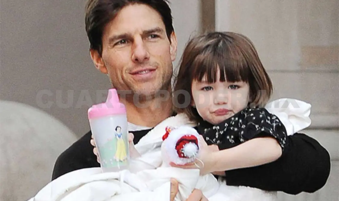 Tom Cruise cree que su hija Suri está poseída