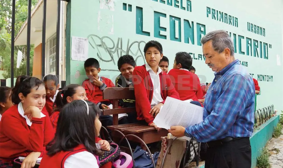Profesor llama a terminar paro