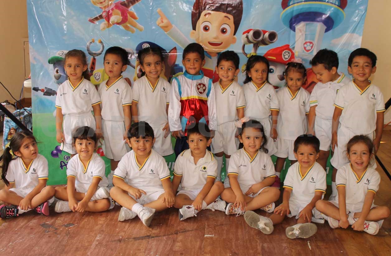 Diego celebró con sus amiguitos