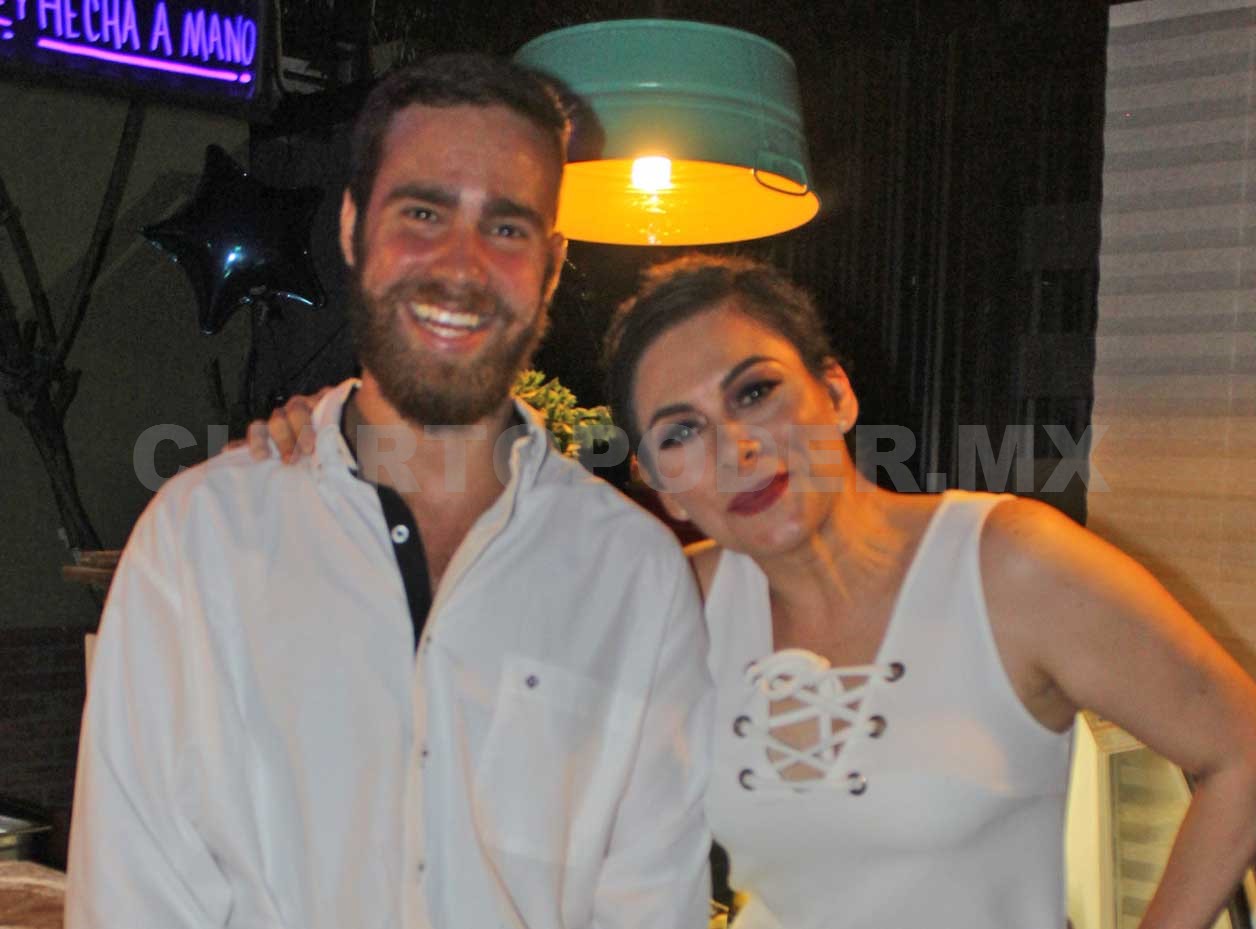 Maricarmen y Nicolás, reabren su negocio