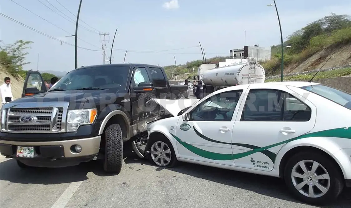 Fuerte accidente en la carretera a La Angostura