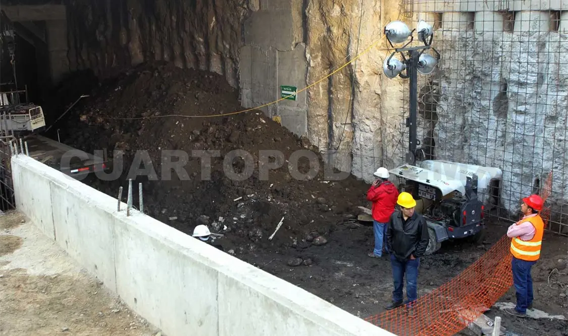 Derrumbe en obra vial de Tlalpan y Churubusco