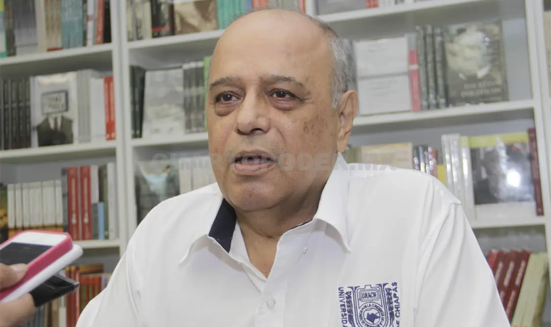 El rector de la Unach invitó a los actores magistrales a analizar los beneficios de las reformas educativas. Guillermo Ramos / CP.
