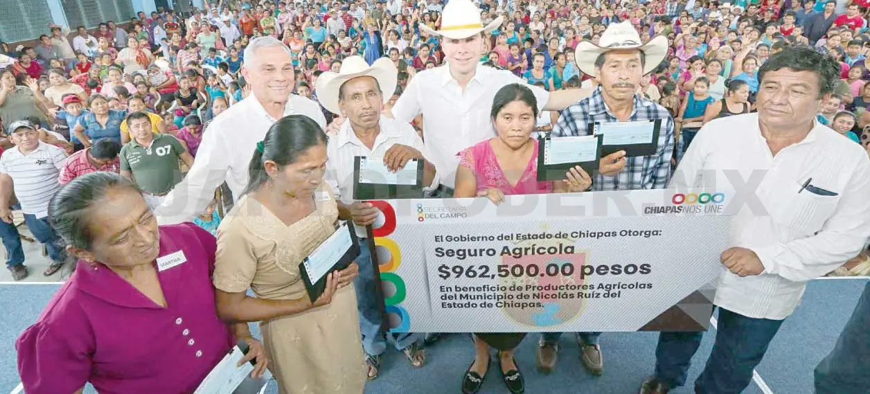 Entrega MVC cheques del Seguro Agrícola Catastrófico