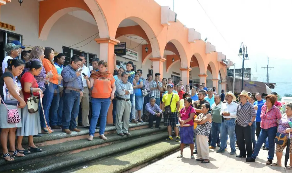 Toman alcaldías como respaldo a los maestros