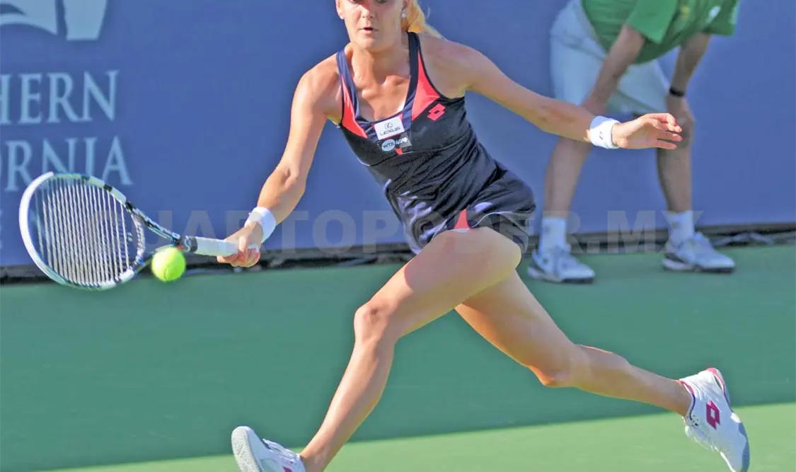 Radwanska y Halep caen en octavos de final