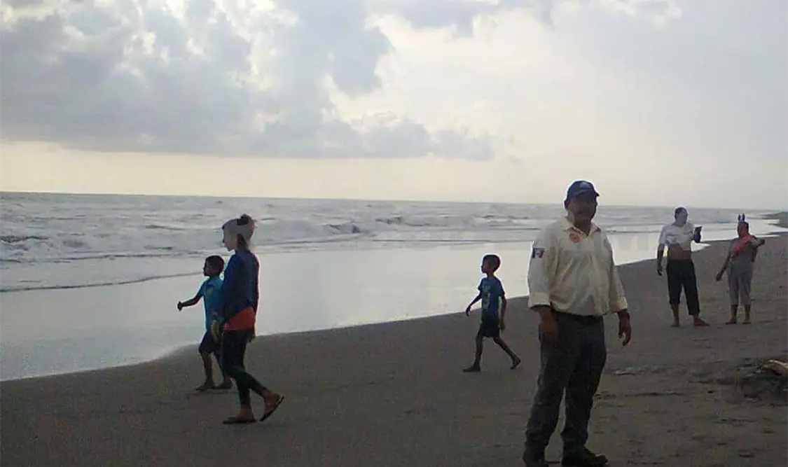 Buscan a turista ahogado en el mar