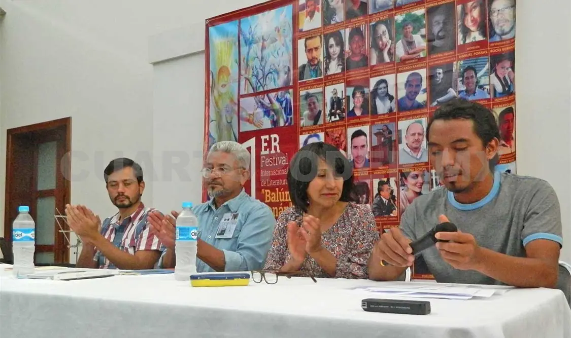 Durante una de las mesas de lectura en el festival cultural celebrado en Comitán. Cortesía