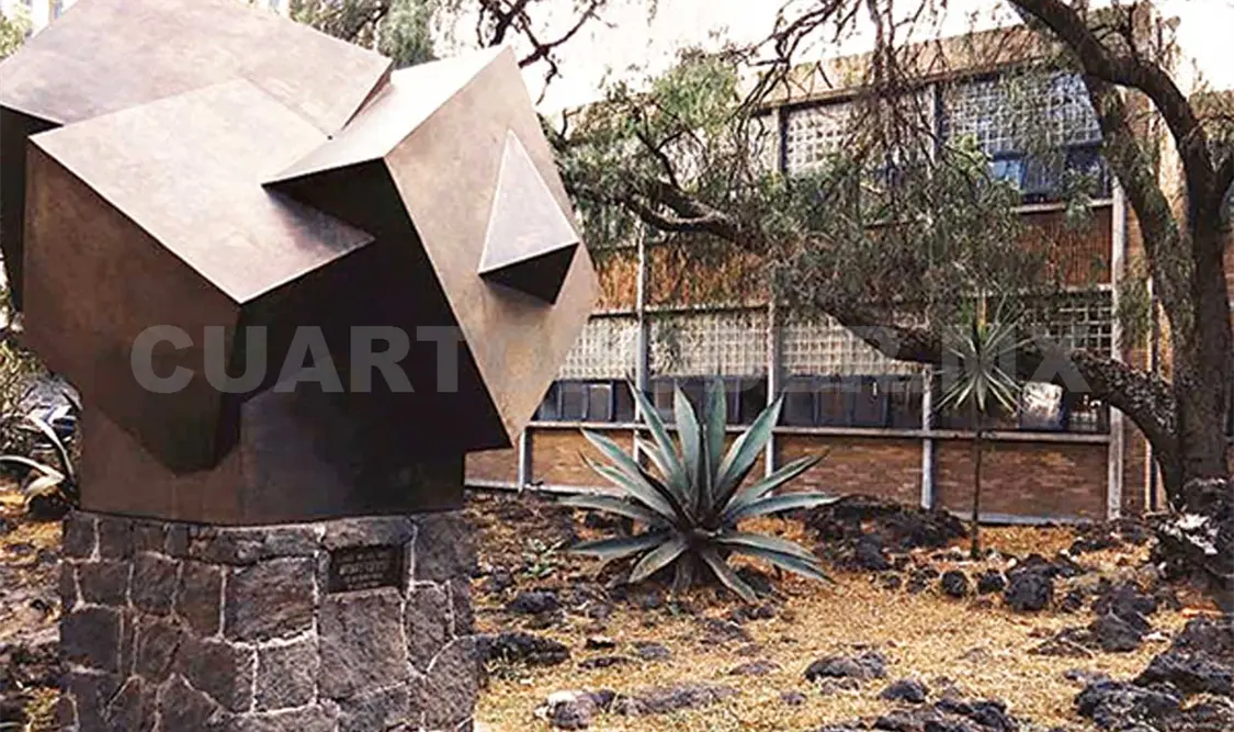 Cubos incrustados, en la Facultad de Ingeniería en la UNAM