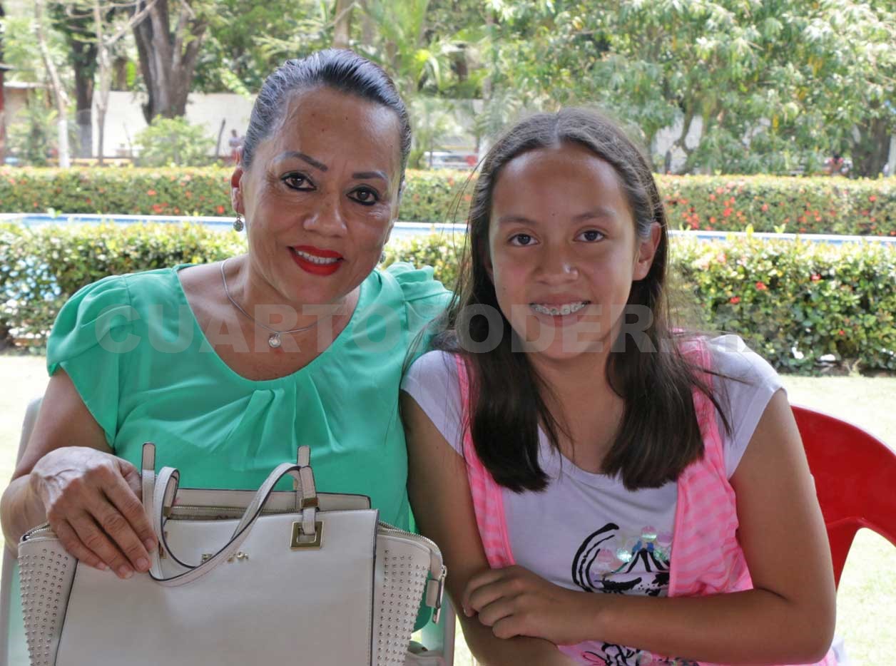 Celebran un añito más a Camila