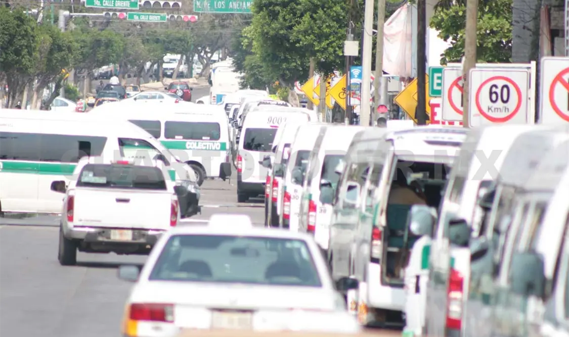 Ante los bloqueos en contra del transporte pirata, Bustamante resaltó coincidir con ellos, mas no en la forma de manifestarse.