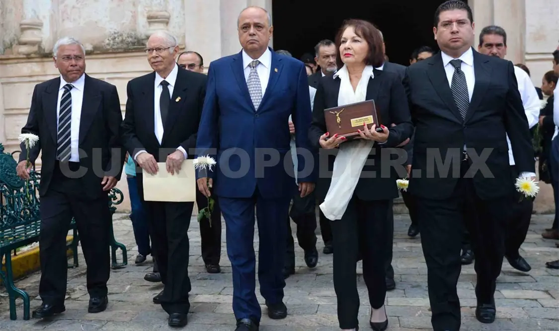Al evento acudieron directivos de la máxima casa de estudios y familiares del prestigiado académico, jurista y servidor público. CP